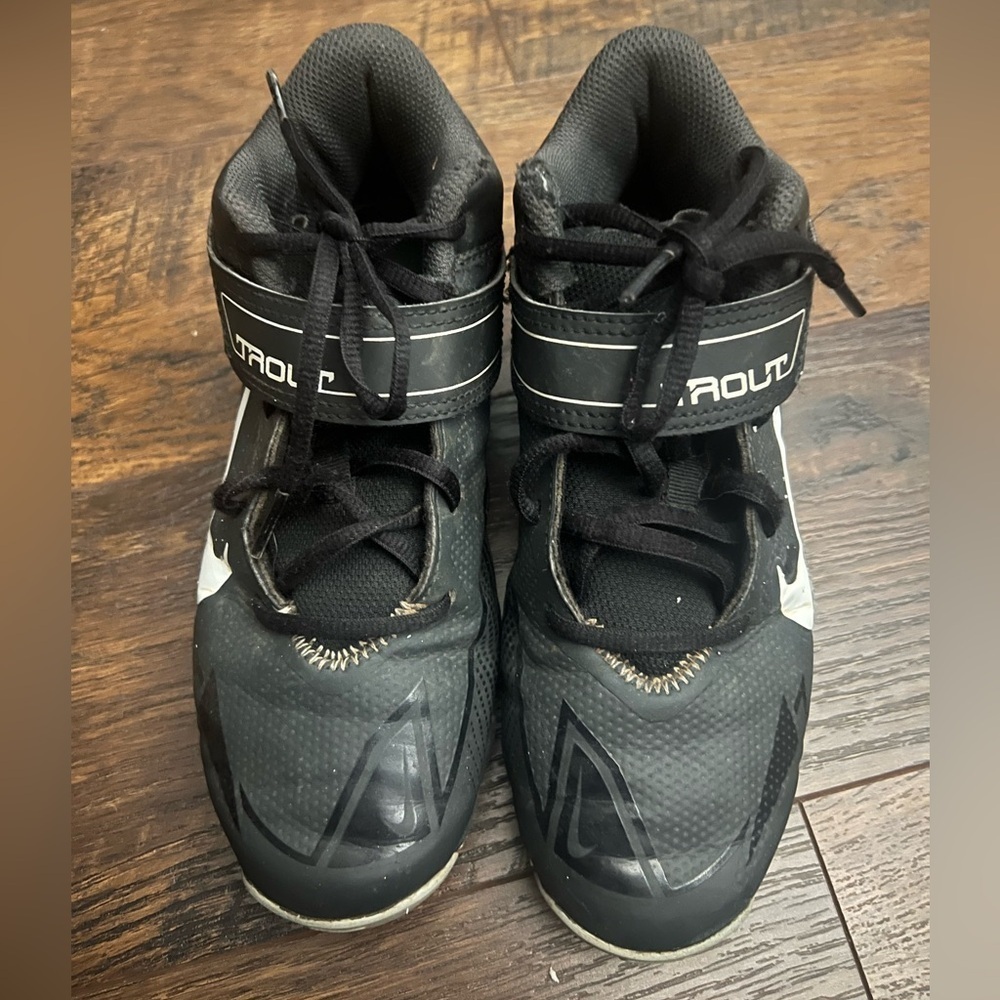 Nike Kids Black and White Trout Baseball Cleats Size 4 Y Youth Shoes - Picture 2 of 7